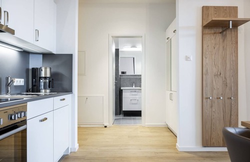 Wismar Apartment | Great apartment in harbor location with balcony and view of the maritime harbor life -