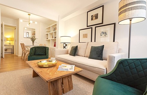 El Arenal Apartment | Great Apartment in the Vibrant El Arenal Quarter. Velarde