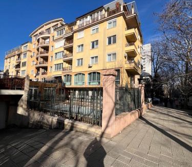 Sofia Apartment | Great apartment with 3 bedrooms and 3 underground parking spaces