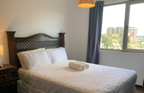 Zona 10 Apartment | Great Apt. For 6 people/ Parking/ 5 Min. From Airport