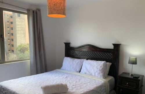 Zona 10 Apartment | Great Apt. For 6 people/ Parking/ 5 Min. From Airport