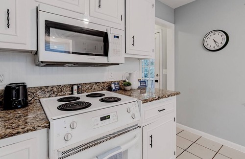 Irmo House | Great Back Yard! Midtown- Stay at the Dew Drop Inn