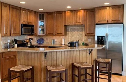 Townsend's Inlet House | GREAT BAY VIEWS! Conveniently located in walking distance to the beach, coffee shops, ice cream, restaurants, and yacht club.