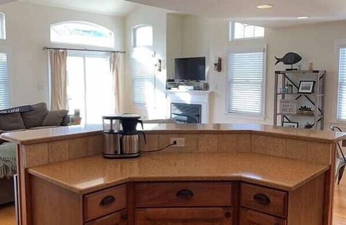 Townsend's Inlet House | GREAT BAY VIEWS! Conveniently located in walking distance to the beach, coffee shops, ice cream, restaurants, and yacht club.
