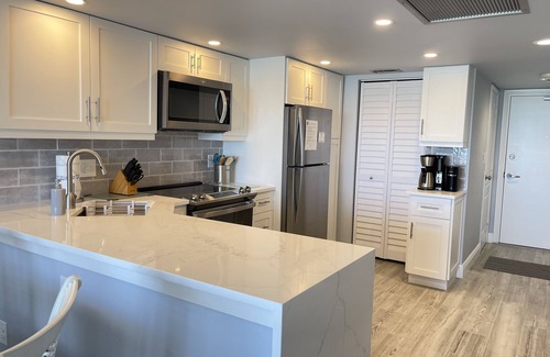 Marco Island Condo | GREAT BEACH LOCATION+NEW KITCHEN+AWESOME VIEWS+JUST STEPS AWAY FROM GULF