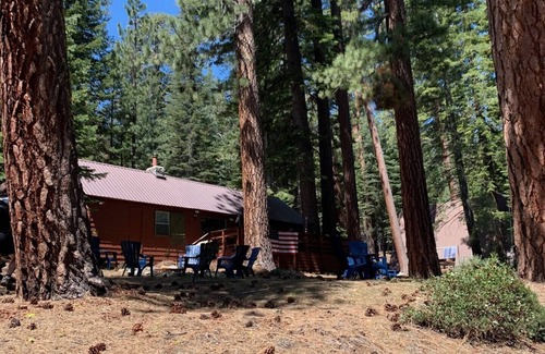 Huntington Lake Cabin | Great cabin walking distance to Huntington Lake
