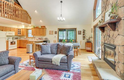 Great Cacapon House | Great Cacapon Mtn Cabin with Private Hot Tub and Views