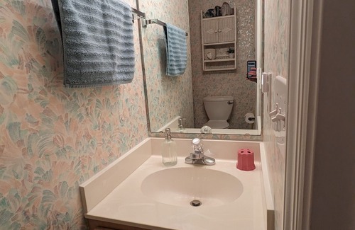 Surfside Beach House | Great Central Location Mid-Strand-2 pools-only15 Minutes to Beach/Attractions