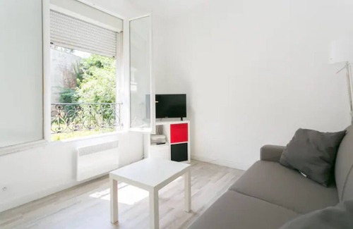 Centre-ville Apartment | Great cosy studio minutes away from the metro!