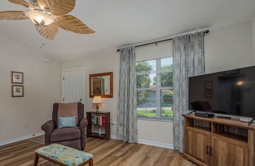 Woodbury House | Great Cul De Sac Home close to V.A.