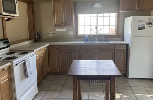 De Pere House | Great De Pere Home Near Lambeau Field in Wonderful Neighborhood