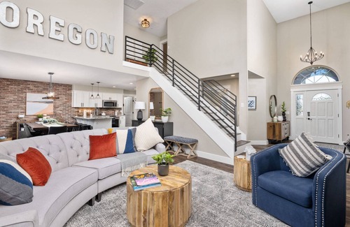 McMinnville House | Great Deals on Summer Stays!