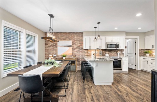 McMinnville House | Great Deals on Summer Stays!