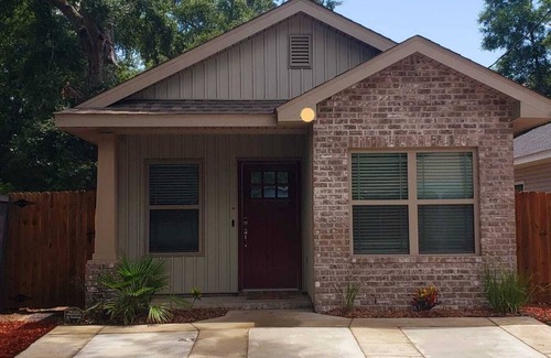 South Pensacola Cottage | Great Downtown Location for Couples & Families