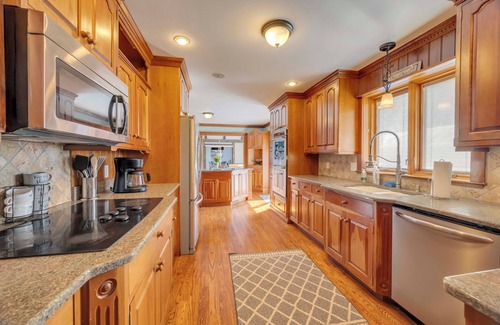 Blakeslee House | Great Escape: Private 2 Acres, Pool Table, Air Hockey, Shuffleboard, Ping Pong