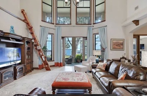 Crescent City House | Great Escape waterfront in Crescent City!