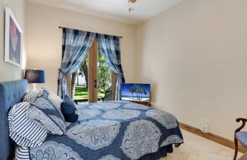 Crescent City House | Great Escape waterfront in Crescent City!