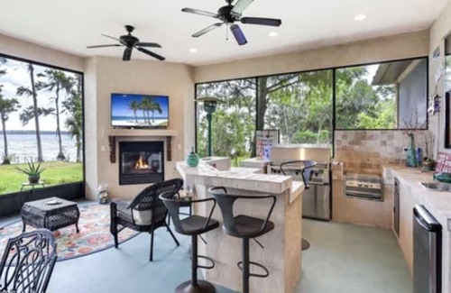 Crescent City House | Great Escape waterfront in Crescent City!