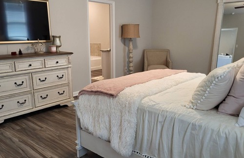 Shenandoah House | Great Family Home with children’s room.