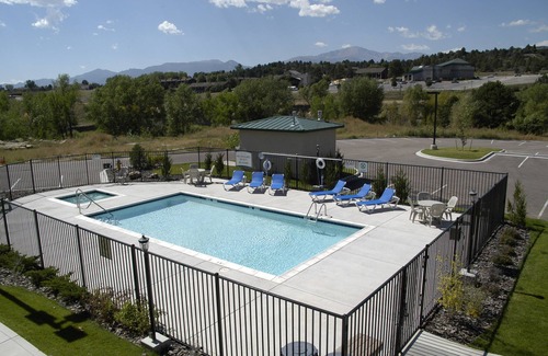 Northwest Colorado Springs Condo | Great for Business Travel! Cozy Suite with Housekeeping + FREE Breakfast