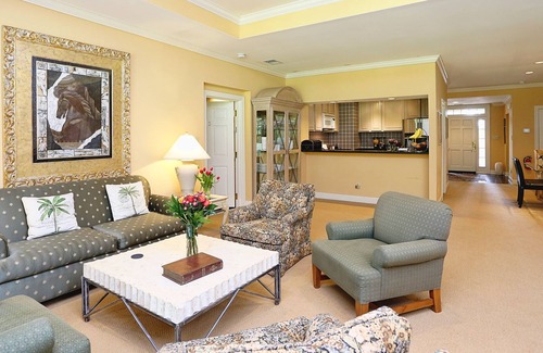 Chapel Hill House | Great For Corporate/Executive/Family Retreats; 8 Mins To UNC, Dining/Shops