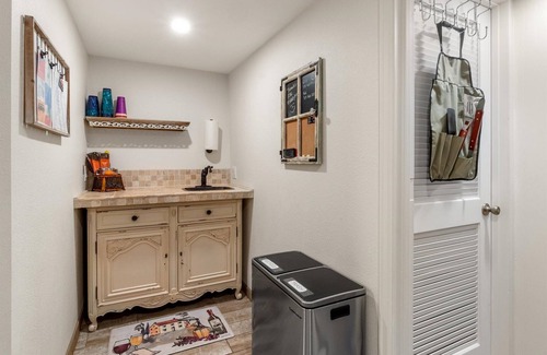 Southwest Colorado Springs House | Great for families with beautiful Mountain Views. Monthly rates available