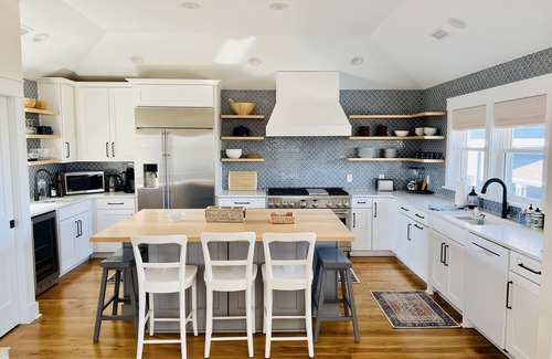 Kitty Hawk House | Great for Families, Salt Water Pool, Sea & Sound Views, Quiet Gated Caul-De-Sac