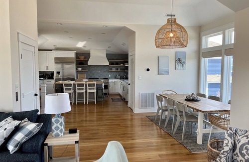 Kitty Hawk House | Great for Families, Salt Water Pool, Sea & Sound Views, Quiet Gated Caul-De-Sac
