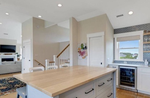 Kitty Hawk House | Great for Families, Salt Water Pool, Sea & Sound Views, Quiet Gated Caul-De-Sac