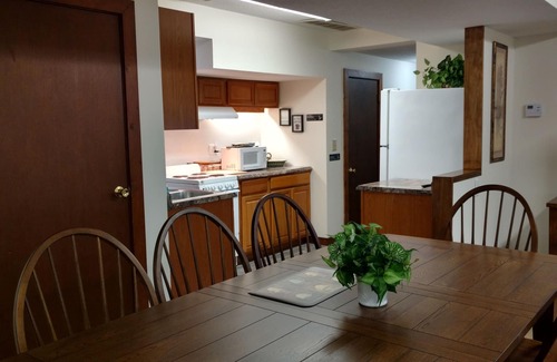 Port Clinton Apartment | Great for families or fishing groups