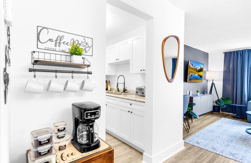 Survey Creek Apartment | Great for Large Gatherings–Sleeps 19–PalmWaveStays