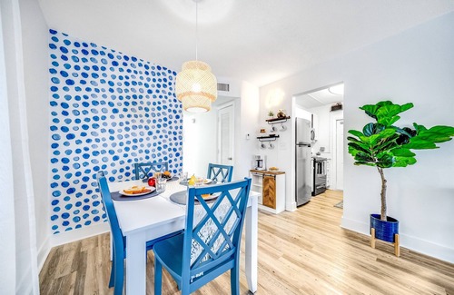 Survey Creek Apartment | Great for Large Gatherings–Sleeps 17–PalmWaveStays