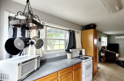 Eudora House | Great for pet owners and lovers the country side ! .