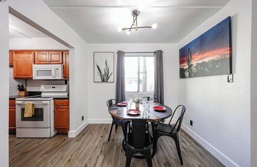 Entertainment District Apartment | Great Full 1B/1Bath Condo Near Restaurants & Bars With Pool