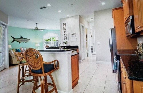 Siesta Key Condo | Great Gulf View! Steps to the No.1 Beach in a 2,759 sqft luxury townhome