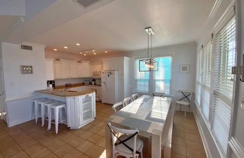 Morgantown House | Great Gulf Views & Pools/Pickleball