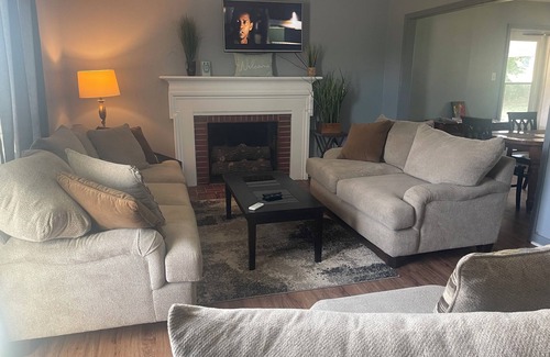 Brownsville House | Great Home in Brownsville, Tennessee 1 Single Bedroom Available for Lodging.