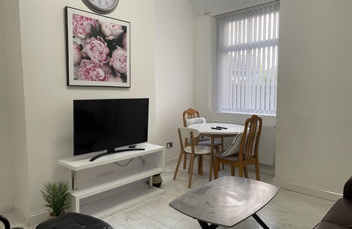 Clayton House | Great House 10mins to Manchester City Centre