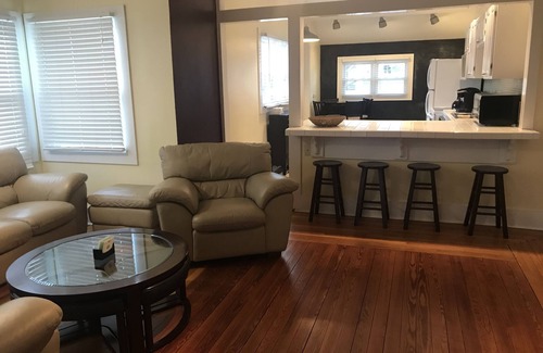 South Bend House | Great House Fully Furnished 1.5 Miles from Notre Dame & 1 Mile from Downtown