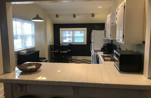 South Bend House | Great House Fully Furnished 1.5 Miles from Notre Dame & 1 Mile from Downtown