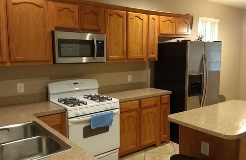 Irving House | Great house in a great location in the center