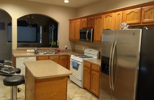Irving House | Great house in a great location in the center