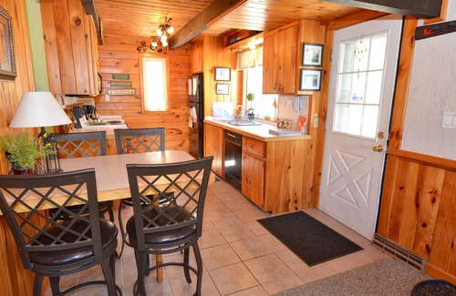 Eidelweiss Village House | Great House Walking Distance from Middle Pea Beach, Kayak & Canoe Provided