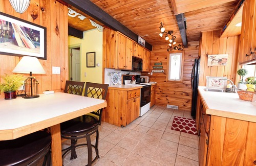 Eidelweiss Village House | Great House Walking Distance from Middle Pea Beach, Kayak & Canoe Provided