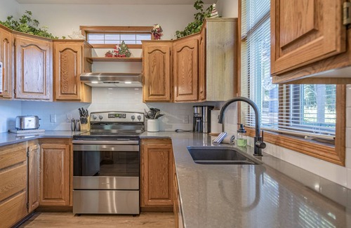 Silver Star Mountain Apartment | Great Location close to village and pond, Semi-Private- Hot Tub-Pet Friendly