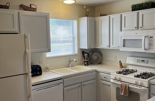 The Villages House | Great location! 2 bedroom ranch w/all the comforts of home!