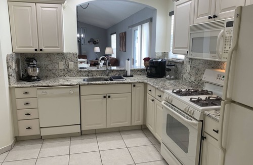 The Villages Villa | GREAT LOCATION! 2 Bdrm 2 Ba Villa w/GOLF CART, FREE WIFI & BBQ