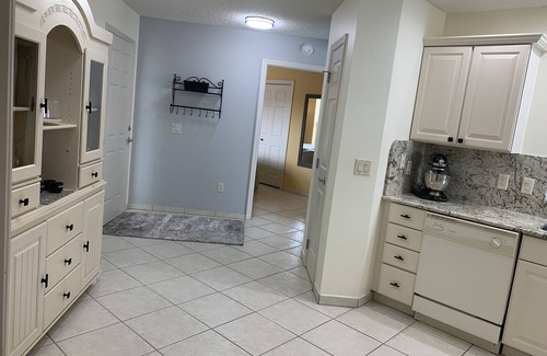 The Villages Villa | GREAT LOCATION! 2 Bdrm 2 Ba Villa w/GOLF CART, FREE WIFI & BBQ