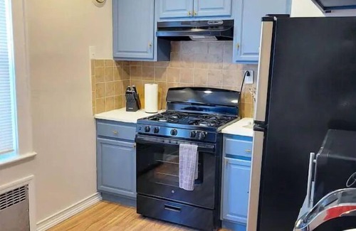 Irvington Apartment | Great Location 3BR Cozy Modern Apt in Irvington