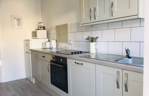 Ventnor Apartment | Great location, close to Ventnor beach and town. Perfect for families.